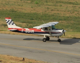  飞机飞行员学校 